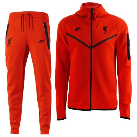 nike kleding pak rood zwart|Nike tech broek zwart.